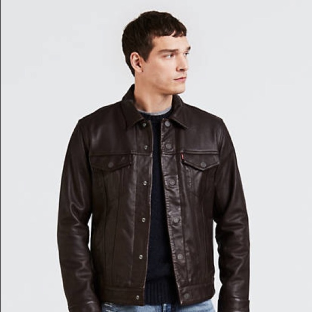 ❗️SALE❗️Beautiful Levi’s Leather Trucker Jacket